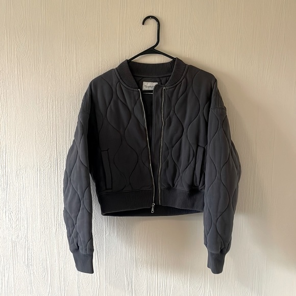 Jackets & Coats Gently Worn Abercrombie Onion Quilted Bomber Cropped